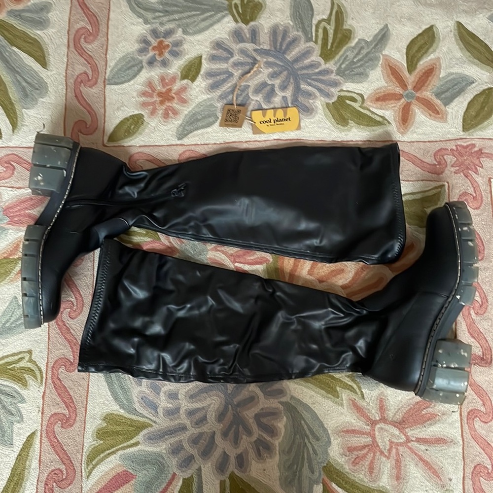 cool planet by Steve Madden Tall Rosaliaa Boots in black size 9
